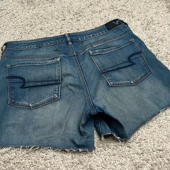 American Eagle Outfitters High Rise Shorties - Picture 2 of 5